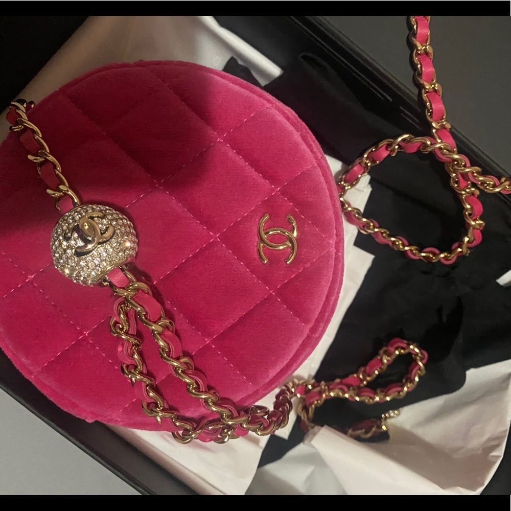 New Chanel pearl crush velvet bag - Picture 10 of 12